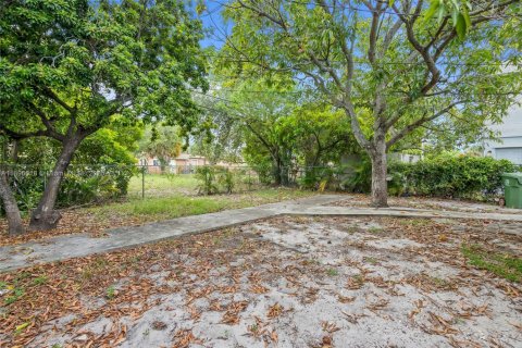 Снять в аренду виллу или дом в Форт-Лодердейл, Флорида 4 спальни, 136.57м2, № 1950293 - фото 25