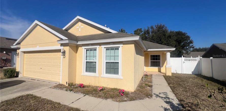 Villa ou maison à Deltona, Floride 3 chambres, 155.43 m2 № 2299208
