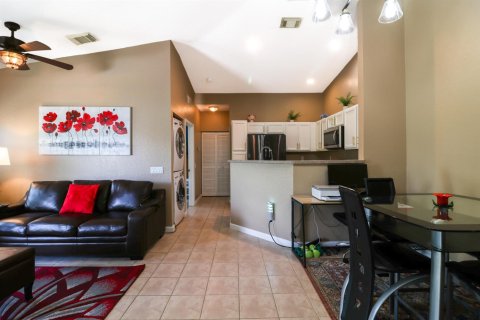 Townhouse in Riviera Beach, Florida 2 bedrooms, 94.95 sq.m. № 2191047 - photo 4