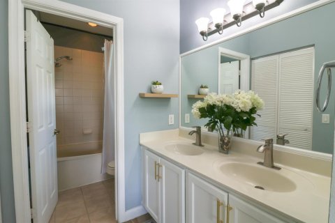 Townhouse in Riviera Beach, Florida 2 bedrooms, 94.95 sq.m. № 2191047 - photo 11