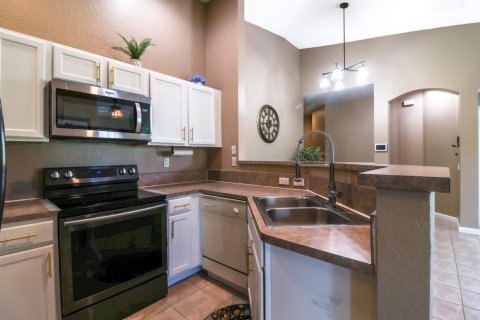 Townhouse in Riviera Beach, Florida 2 bedrooms, 94.95 sq.m. № 2191047 - photo 6