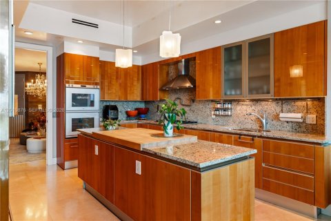 Condominio en venta en Sunny Isles Beach, Florida, 3 dormitorios, 323.3 m2 № 2075255 - foto 15