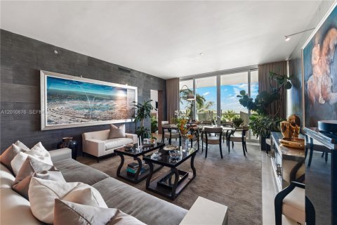 Condominio en venta en Sunny Isles Beach, Florida, 3 dormitorios, 323.3 m2 № 2075255 - foto 9