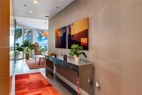 Condominio en venta en Sunny Isles Beach, Florida, 3 dormitorios, 323.3 m2 № 2075255 - foto 25