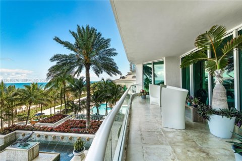 Condominio en venta en Sunny Isles Beach, Florida, 3 dormitorios, 323.3 m2 № 2075255 - foto 11