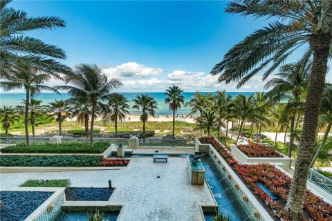 Condominio en venta en Sunny Isles Beach, Florida, 3 dormitorios, 323.3 m2 № 2075255 - foto 18