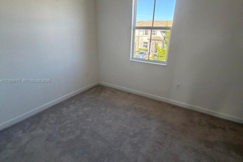 Touwnhouse à louer à Miami, Floride: 3 chambres, 127.55 m2 № 2424712 - photo 11