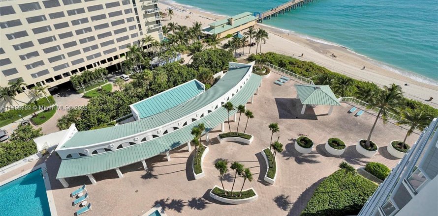 Studio à Condo à Sunny Isles Beach, Floride № 1950182