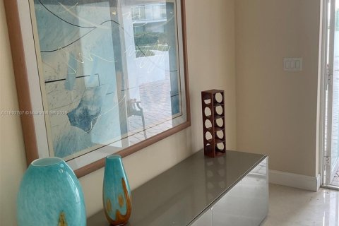 Copropriété à vendre à Sunny Isles Beach, Floride: 13.94 m2 № 1950182 - photo 5