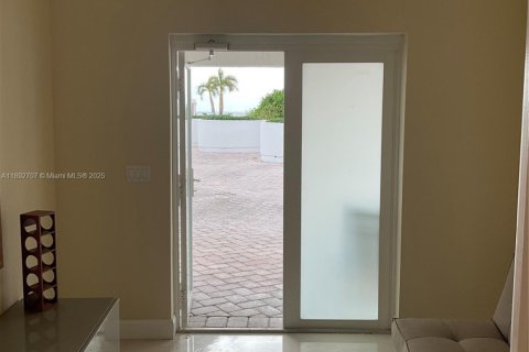 Copropriété à vendre à Sunny Isles Beach, Floride: 13.94 m2 № 1950182 - photo 6
