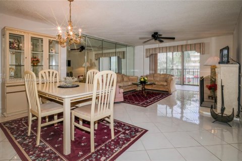 Condo in Dania Beach, Florida, 2 bedrooms  № 1764695 - photo 8