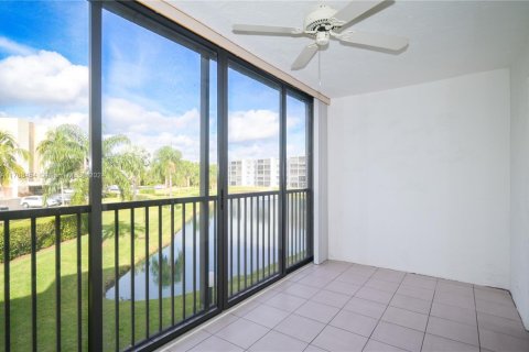 Condo in Dania Beach, Florida, 2 bedrooms  № 1764695 - photo 17
