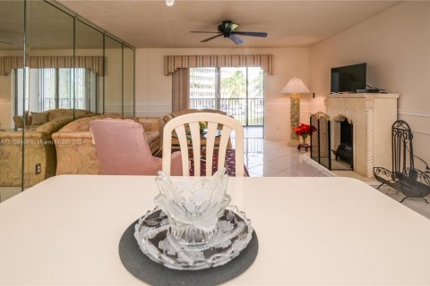Condo in Dania Beach, Florida, 2 bedrooms  № 1764695 - photo 9