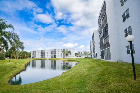 Condo in Dania Beach, Florida, 2 bedrooms  № 1764695 - photo 3