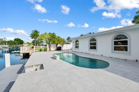 House in Fort Lauderdale, Florida 3 bedrooms, 209.4 sq.m. № 2002946