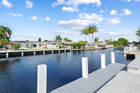 House in Fort Lauderdale, Florida 3 bedrooms, 209.4 sq.m. № 2002946 - photo 30