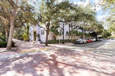 Студия в кондо в Майами-Бич, Флорида № 2045573