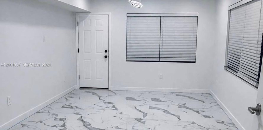 Immobilier commercial à Hollywood, Floride 155.24 m2 № 2170280