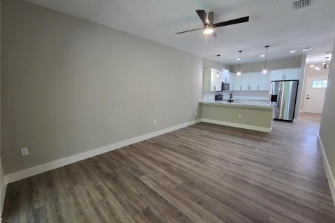 Appartement à louer à Spring Hill, Floride: 2 chambres, 95.04 m2 № 1774096 - photo 7