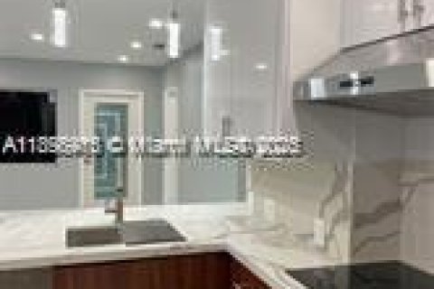 Commercial property in Miami, Florida 178.37 sq.m. № 2014691 - photo 4