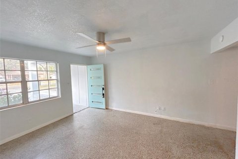 Apartamento en alquiler en Tampa, Florida, 3 dormitorios, 147.25 m2 № 1620972 - foto 3