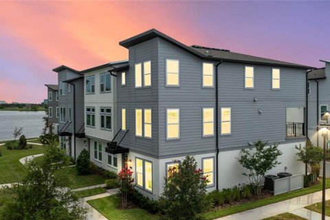 House in Orlando, Florida 3 bedrooms, 201.32 sq.m. № 1798324 - photo 2