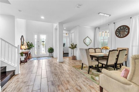 House in Orlando, Florida 4 bedrooms, 273.23 sq.m. № 1557736 - photo 6