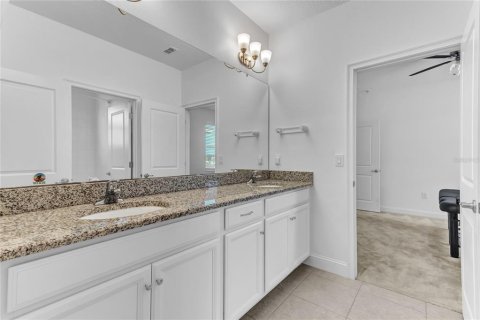 House in Orlando, Florida 4 bedrooms, 273.23 sq.m. № 1557736 - photo 22