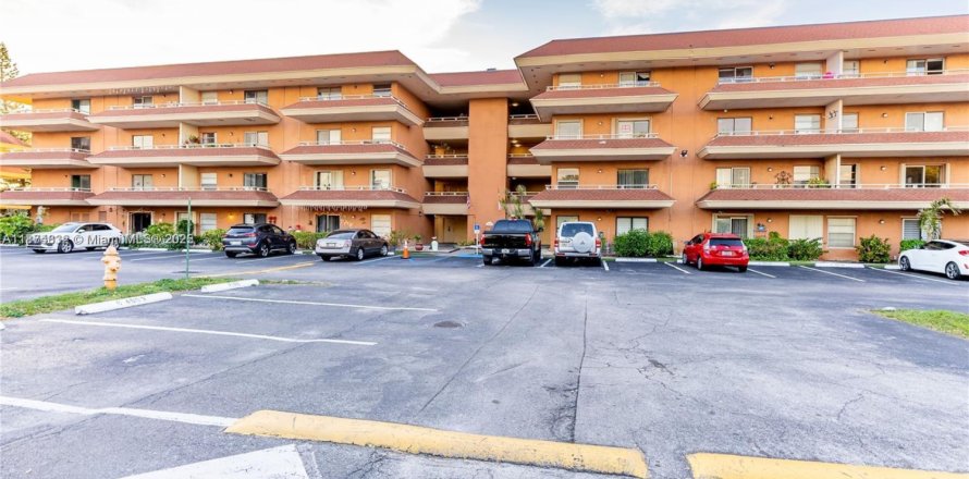 Condo à Hialeah, Floride, 1 chambre  № 1927495