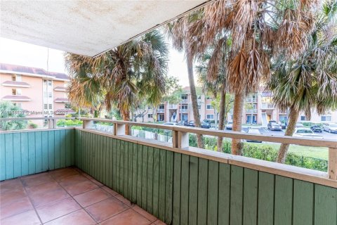 Copropriété à louer à Hialeah, Floride: 1 chambre, 75.25 m2 № 1927495 - photo 9