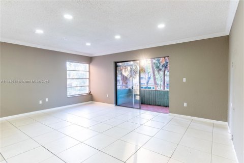 Copropriété à louer à Hialeah, Floride: 1 chambre, 75.25 m2 № 1927495 - photo 3