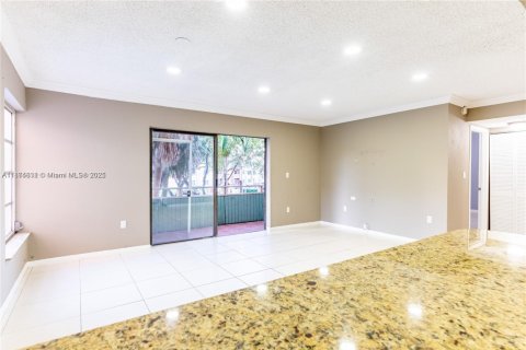 Copropriété à louer à Hialeah, Floride: 1 chambre, 75.25 m2 № 1927495 - photo 8