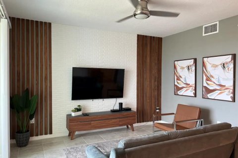 Condo in Kissimmee, Florida, 3 bedrooms in STOREY LAKE  № 1341848 - photo 7