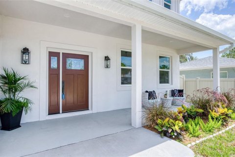 House in Palm Harbor, Florida 4 bedrooms, 185.8 sq.m. № 1782980 - photo 4
