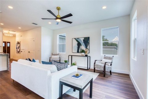 House in Palm Harbor, Florida 4 bedrooms, 185.8 sq.m. № 1782980 - photo 29