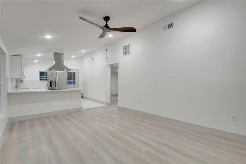 Villa ou maison à vendre à DeLand, Floride: 2 chambres, 81.29 m2 № 1844575 - photo 11