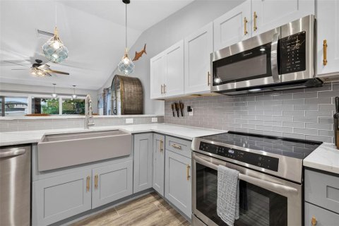 Casa en venta en Saint Petersburg, Florida, 3 dormitorios, 191.19 m2 № 2152025 - foto 9