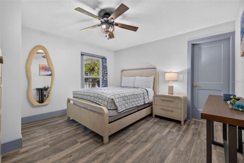Casa en venta en Saint Petersburg, Florida, 3 dormitorios, 191.19 m2 № 2152025 - foto 18