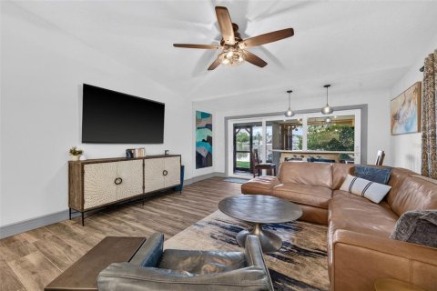 Casa en venta en Saint Petersburg, Florida, 3 dormitorios, 191.19 m2 № 2152025 - foto 15
