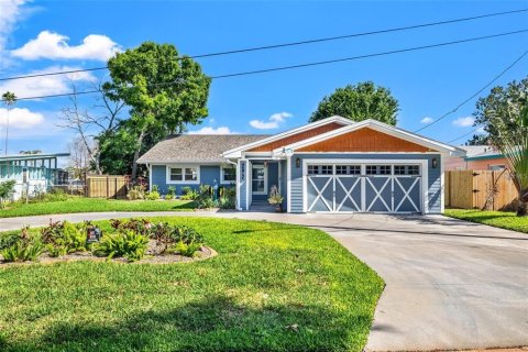 Casa en venta en Saint Petersburg, Florida, 3 dormitorios, 191.19 m2 № 2152025 - foto 4