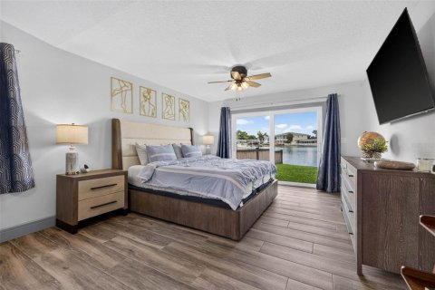Casa en venta en Saint Petersburg, Florida, 3 dormitorios, 191.19 m2 № 2152025 - foto 25