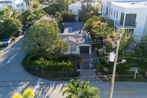 Commercial property in Fort Lauderdale, Florida 213.21 sq.m. № 1890684 - photo 29