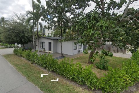 Commercial property in Fort Lauderdale, Florida 213.21 sq.m. № 1890684 - photo 4