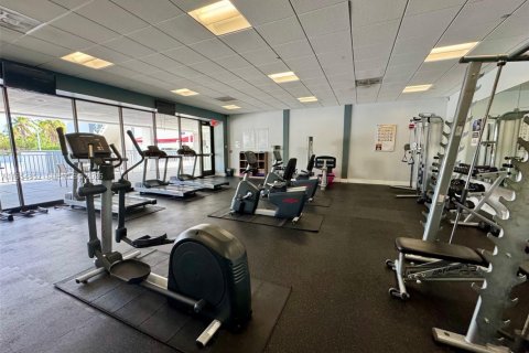 Condo in Aventura, Florida, 2 bedrooms  № 2010292 - photo 16