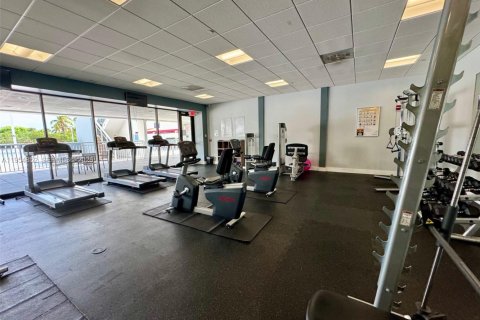 Condo in Aventura, Florida, 2 bedrooms  № 2010292 - photo 17