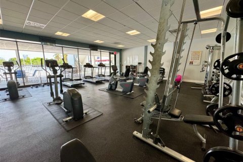 Condo in Aventura, Florida, 2 bedrooms  № 2010292 - photo 13