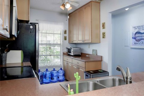 House in Safety Harbor, Florida 2 bedrooms, 94.11 sq.m. № 1666347 - photo 12