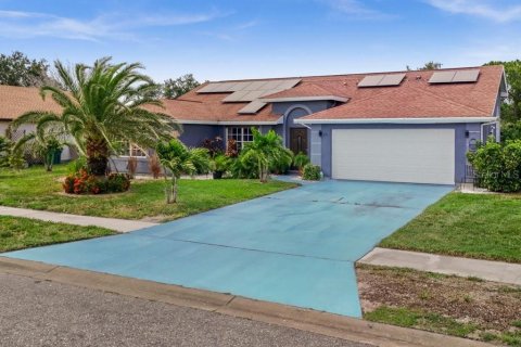 Villa ou maison à vendre à Port Charlotte, Floride: 4 chambres, 175.96 m2 № 1815793 - photo 1