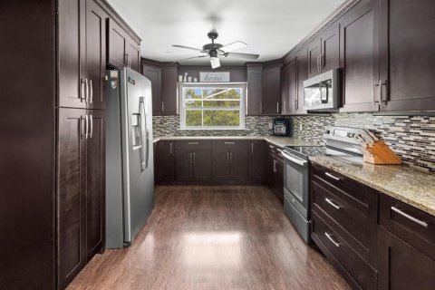 Villa ou maison à vendre à Port Charlotte, Floride: 4 chambres, 175.96 m2 № 1815793 - photo 8