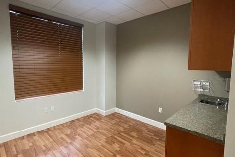 Immobilier commercial à louer à Orlando, Floride: 80.45 m2 № 2408514 - photo 12